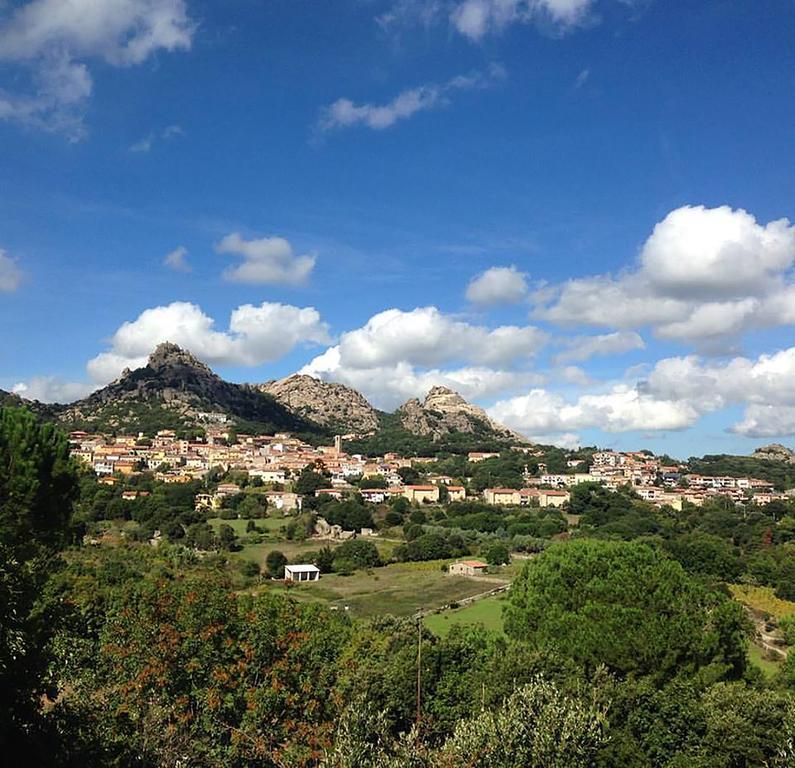 B&B La Tasgia Aggius Bagian luar foto