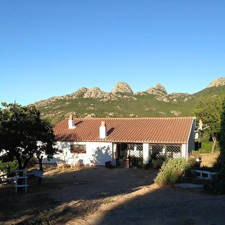 B&B La Tasgia Aggius Bagian luar foto