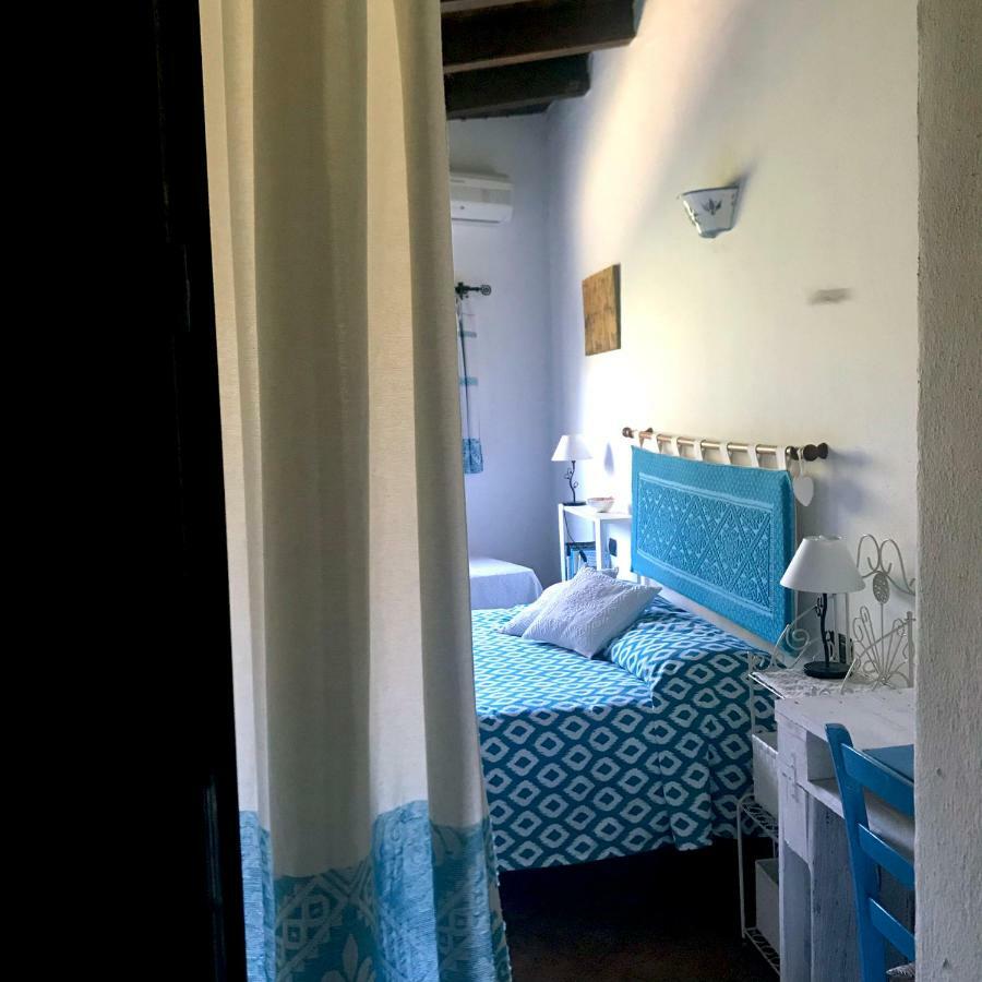 B&B La Tasgia Aggius Bagian luar foto